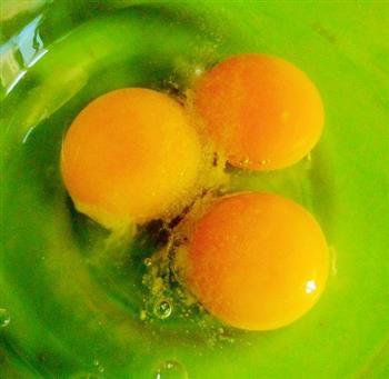 鸡蛋三丁炒米饭的做法步骤12
