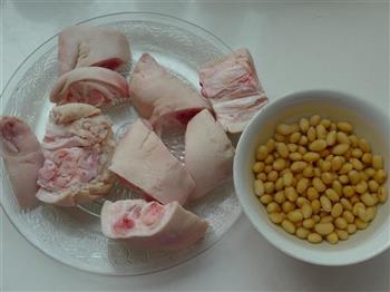 猪蹄黄豆汤&红烧猪蹄的做法图解1