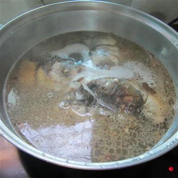 鱼头素菜锅的做法步骤3