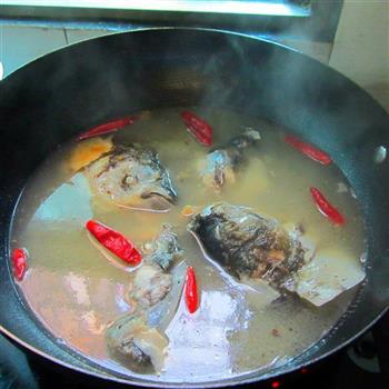 鱼头素菜锅的做法图解4