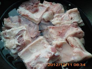 卤猪头肉的做法步骤1