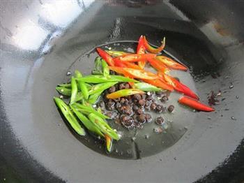 双椒豆豉炒肉丝的做法步骤7