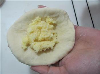 椰蓉面包的做法步骤12
