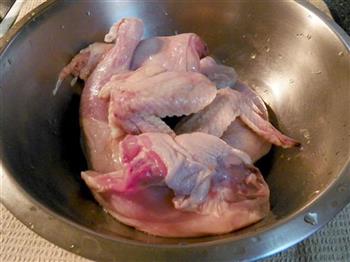 汽锅炖冬菇虫草小母鸡的做法图解2