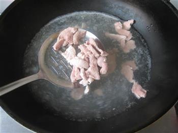 莲子百合瘦肉煲的做法图解3
