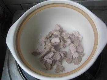 莲子百合瘦肉煲的做法步骤4
