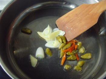 酸菜柠檬鸡火锅的做法步骤4