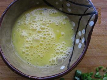 小虾韭菜鸡蛋汤的做法步骤3