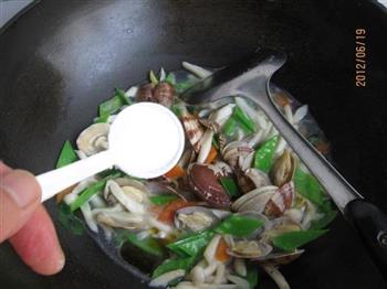 海鲜菇花蛤汤的做法步骤12