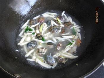 海鲜菇花蛤汤的做法步骤8