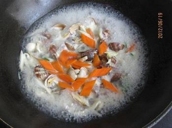 海鲜菇花蛤汤的做法图解9