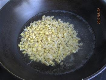 黄豆芽拌莴笋丁的做法步骤1