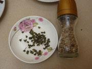 茶树菇炒菠菜的做法步骤2