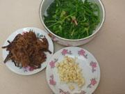 茶树菇炒菠菜的做法步骤4