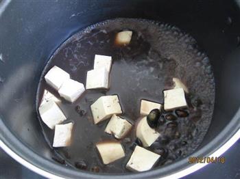 黑豆炖豆腐的做法图解5