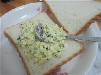 青瓜鸡蛋三明治的做法步骤4