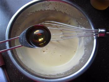 枫糖浆戚风蛋糕的做法步骤3