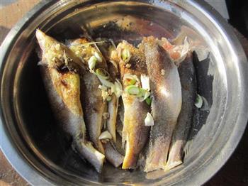 干煎黄花鱼的做法步骤2