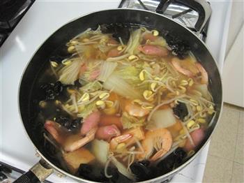 黄豆芽鲜虾汤的做法步骤6