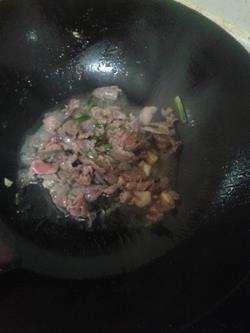 孜然青椒炒牛肉的做法步骤7