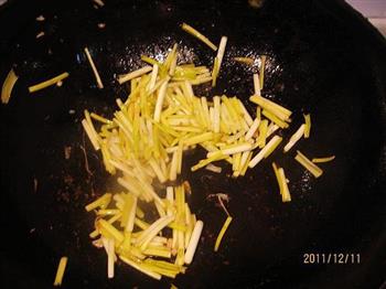 蒜黄肉丝白灵菇的做法步骤7