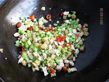 榨菜肉末四季豆的做法步骤11
