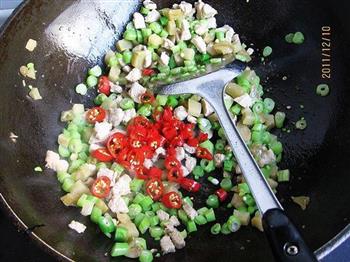 榨菜肉末四季豆的做法步骤8