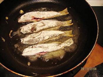 干煎小黄鱼的做法步骤4