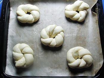 奶酥花环面包的做法步骤7