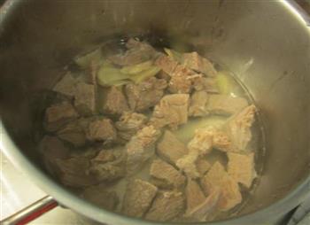 椰香咖喱牛肉的做法步骤2