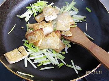 蒜黄蚝油豆腐的做法步骤7