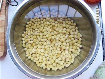 油酥黄豆的做法步骤1