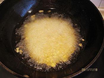 油酥黄豆的做法步骤3