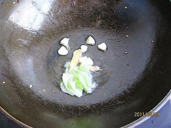 香菇素烧白菜的做法图解3