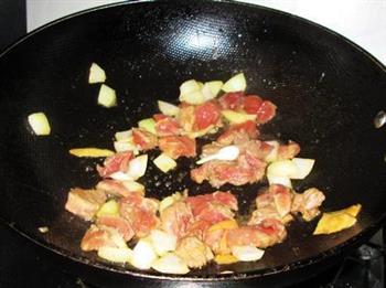 黑椒苹果牛肉粒的做法步骤8