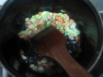 土豆酸菜焖饭的做法步骤8