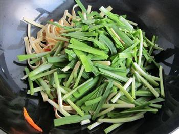 蚝油韭菜炒豆皮的做法步骤6