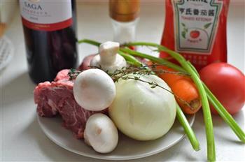 香草红酒牛肉火锅的做法步骤1