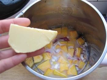 洋葱南瓜玉米浓汤的做法图解4