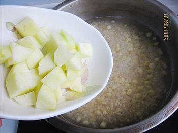苹果玉米南瓜炒米粥的做法步骤4
