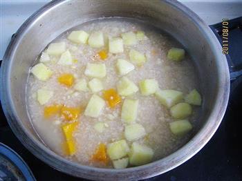 苹果玉米南瓜炒米粥的做法步骤6