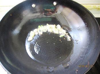 丝瓜花蛤汤的做法步骤2