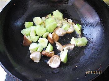 丝瓜花蛤汤的做法步骤3