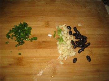 蒜蓉豆豉炒南瓜条的做法步骤2