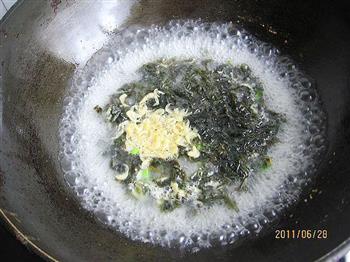 紫菜蛋花汤的做法步骤3