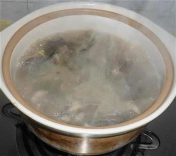 平菇梅肉汤的做法图解7