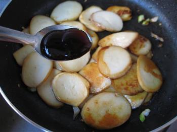 煎烧蚝油鲍菇片的做法步骤6