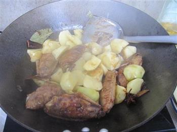 红烧鸡翅土豆块的做法步骤10