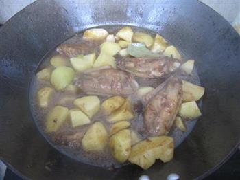 红烧鸡翅土豆块的做法步骤11