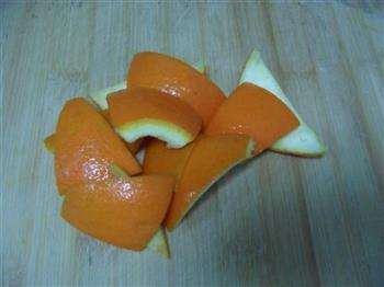 自制糖渍橙皮的做法图解1